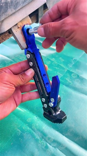 Sturdy and good looking motorcycle side stand