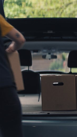 Donating and delivering food across Puget Sound. 🚚🍎 | Amazon.com