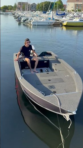 Brema 400 V Pro Bass by Aventure Yachting