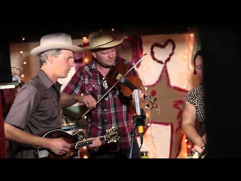 Foghorn Stringband - Don't This Road Look Rough and Rocky (Live @Pickathon 2012)