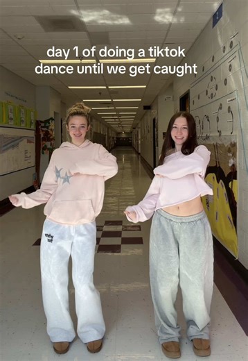 almost ended here 😐 @ruth #tiktokdance #school #day1 #fyp | dance