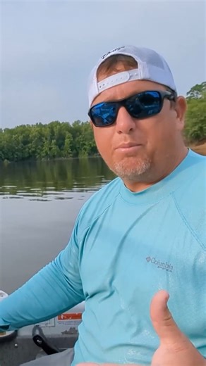 Think you need sonar to find catfish hotspots? Think again. Joey Pounders, a seasoned catfish pro, shares his expert techniques for reading the water and locating prime fishing spots using natural indicators and keen observation. Whether you're fishing from a boat or the bank, these skills can enhance your catfishing experience. 👉 Watch the full how-to video and learn from Joey's experience. https://catfishnow.com/cfn-how-to-video-with-joey-pounders-reading-the-water-sans-sonar/ #CatfishNOW #Jo