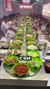 Look, this Chinese restaurant is the only one in the world where there is no need for a waiter.