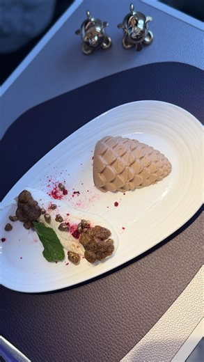 Mattie ✨ on Instagram: "Let’s eat onboard Virgin Atlantic ✈️🍽️👠 Upper Class dining starts strong — the table slides across for extra comfort and that menu was looking very tempting from the start. 🍸I did try the signature cocktail, the Redhead, which was lovely… but just the one as I don’t really drink on flights. That was followed by some snacks before the main service began around an hour into the flight. To start, I went for the chicken and smoked garlic terrine — as you can see, it was ab