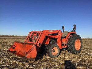 Kubota MX5000 Utility Special 2WD Compact Utility Tractor W/Kubota LA852 Loader | Agriculture