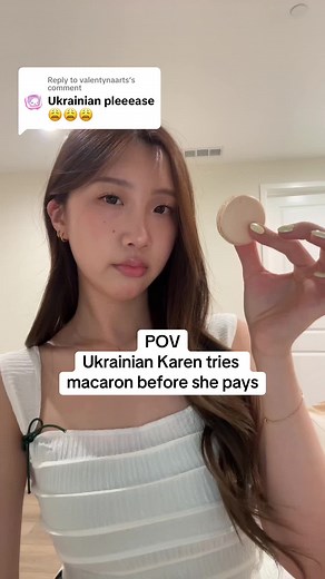 Replying to @valentynaarts whats your fav flavor? #karensgoingwild #karenpov #macaron #chewingsound
