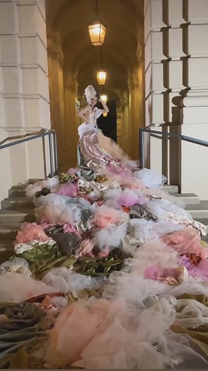 4.8K views · 113 reactions | Cruella’s 20ft trash dress Credit:instagram.com/crescentshay #cruella #cruellacosplay #trashdress #sewing #handmade #cosplay #cosplaygirl | Cosskyoffcial | Facebook