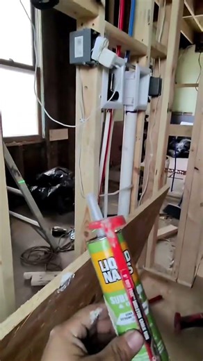 How to use Caulk Gun #caulking #handyman #construction #fyp #Diy