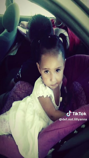 This trend but with baby photos🌸 | baby trend