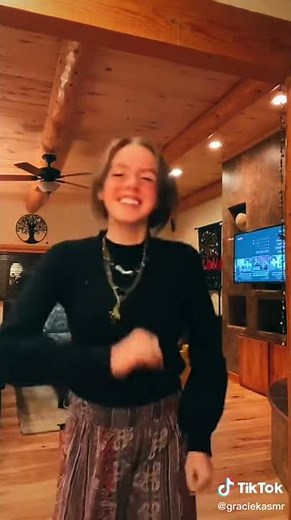 "Fishing Pole Reel It in It's Me and My Friends" TikTok Dance Gracie K 🎣