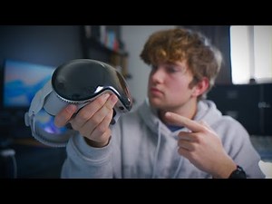 The craziest piece of technology I have ever used - my review of the M5 Apple Vision Pro!