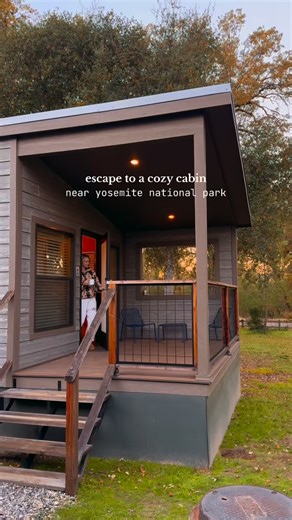 the coziest cabins in the area, @sierra_meadows ❤️🪵🌲 #yosemitenationalpark #placestostay #cabin #MaderaCounty | Visit Yosemite Madera County