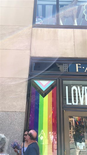 Discover Rainbow Loom Box at FAO Schwarz in NYC!