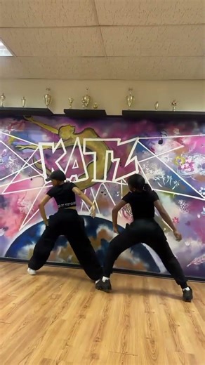 Busisiwe & Anele Amanikiniki Dance Challenge #busisiwe #dancechallenge #kamomphela #amapiano #shorts