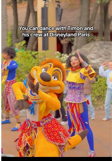 Baila el MATADANCE con Timon en Disneyland París