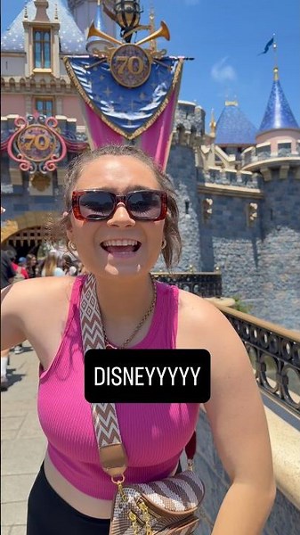 She did the stinky leg at Disney 😭 #funny #viral #foryou ￼