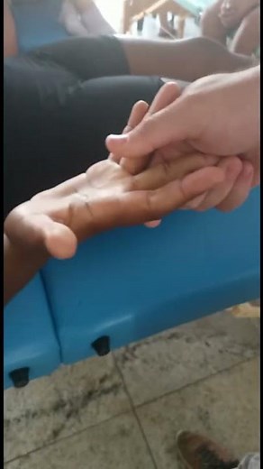 Técnica de compressão/deslizamento para massagem nos dedos