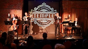 Il s'agit du 4e album de Roberto Bissonnette, mieux connu sous le nom de Bob Bissonnette. En 2016, avant le tragique accident d'hélicoptère qui lui a coûté la vie, il avait déjà commencé à travailler sur cet album. | ICI Québec