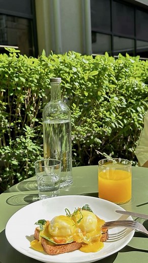 An evening at Evergreen💚 Tag the person you’d like to spend the evening with at our cozy restaurant Evergreen🌿🥂 | Evergreen restaurant