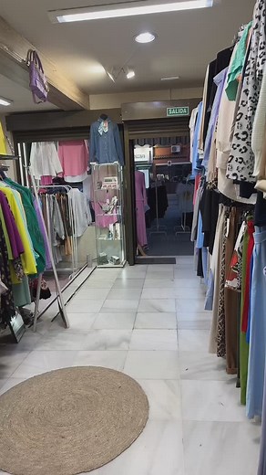 2.4K views · 292 reactions |  Mira los nuevos estilos y encuentra el toque especial para tu próximo evento o celebración. ¡Inspírate con nuestras propuestas! #Mantoncillos #ModaFlamenca #Flamenco2025 #nuevosestilos #AccesoriosFlamencos #feriadeabril #feriadesevilla #LookDeFiesta #flamencostyle #complementosflamenca #ModaDeMujer #flamenca | Sara Amaya Moda | Facebook