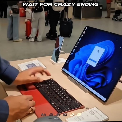 Huawei MateBook Fold Ultimate Design: The Future of Laptops is Here! 🤯