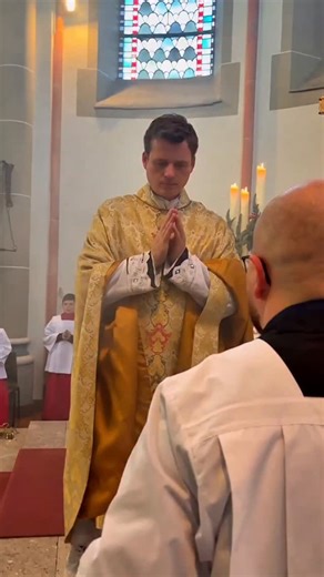 FSSP Recklinghausen on Instagram: "Priesterinzens #Messe #heiligemesse #latinmass #Eucharistie #katholisch #katholischekirche #recklinghausen #tradcatholic #defendthefaith #Eucharist #ProudCatholic #religion #FaithInGod #romancatholic #catholicism #catholicfaith #mass #holymass #church #latin #sunday #tlm"