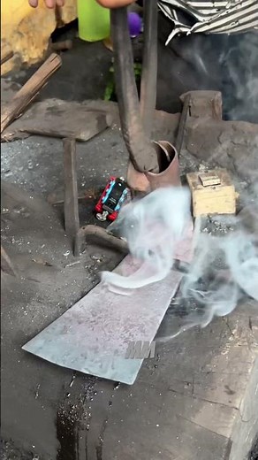 “One Bend, Instantly Fierce – The Transformation of a Digging Bar!”#metalworking #forging #tools