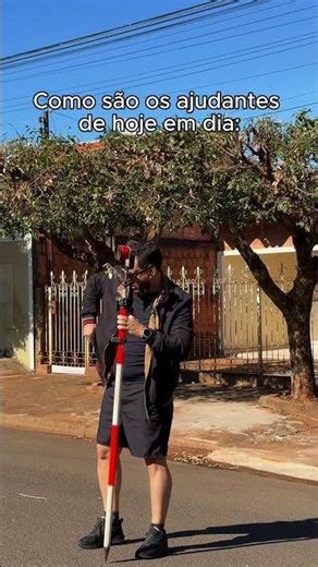 Todos conhecem um ajudante assim! 😂