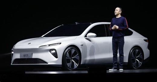 Nio CEO William Li personally tests ET7 EV with 150 kWh semi-solid state battery - 1,044 km on one charge - paultan.org