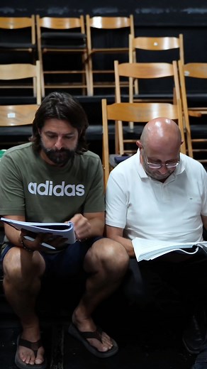 Wara jl-Kwinti! Għaddejin bi ġmielhom it-tħejjijiet għal musical L-Appostlu tal-Ġnus u l-cast kollu qed juri dedikazzjoni u talent liema bħalu waqt il-provi. Hawnhekk tistaw tagħtu ħarsa lejn il-mumenti ta’ wara l-kwinti – il-passjoni, l-enerġija u l-emozzjonijiet li se jagħtu ħajja lil din l-istorja oriġinali ta’ San Pawl. 📅 19 & 20 Settembru 2025 📍 Munxar, Għawdex 🎟 Biljetti: https://www.showshappening.com/szpm/lappostlu-talgnus-1749-2025-ilmusical Produzzjoni: SZPM u Parroċċa ta’ Munxar Di