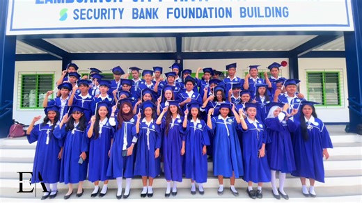 ZCHS Grade 12 ICT B Class of 2026 🎓✨ From coding dreams to chasing bigger realities—today we capture more than just smiles, we capture ambition, growth, and the journey of future tech leaders ready to shape the digital world. Your story deserves to be remembered. 📸 Captured by EA Photo Studio #ZCHSMain #ICTB2026 #GraduationPictorial #ClassOf2026 #FutureInnovators