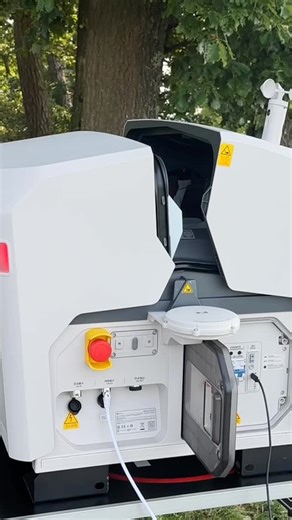 Was wäre, wenn deine Drohnen völlig autonom starten, fliegen, landen und laden könnten – ohne dass du vor Ort sein musst? 😍 Genau das macht das neue DJI Dock 3 möglich. Ob für Inspektionen, Sicherheit, Rettungseinsätze oder Kartierungen – das Dock übernimmt die Arbeit rund um die Uhr und sorgt für maximale Effizienz und Sicherheit. Deine Vorteile im Überblick: ✅ Vollautonomer Betrieb – Start, Flug, Landung & Ladeprozess ✅ 24/7 einsatzbereit – auch bei -30 °C bis 50 °C und Wind bis 12 m/s ✅ Flex