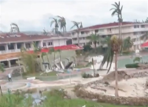 VIDEO: Hotel Guests Investigate Hurricane Melissa Damage In Montego Bay, Jamaica - uInterview