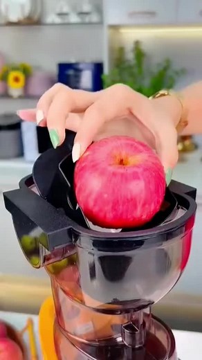 259K views · 4.1K reactions | Large Capacity Juicer. Daily New products. #juicemaker #tech #technology #instatech #electronics #smartphone #tiktok #shopsmall #droptest #iphone11procases #iphone11promaxcases #liketkit #amazon #ltkunder50 #amazonfashion #founditonamazon #geek #samsung #nerd #science #electronic #gadgets #photooftheday #device #apple #innovation | AkaGadgets | Facebook