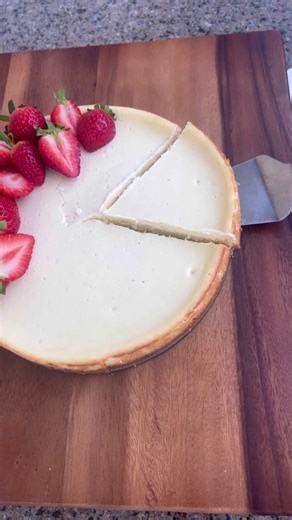 Homemade Cheesecake Made Easy – Perfectly Creamy Every Time!