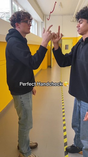 Perfect Handcheck 😮‍‍‍💨 - Tutorial and Trending Hand Checking with Friends