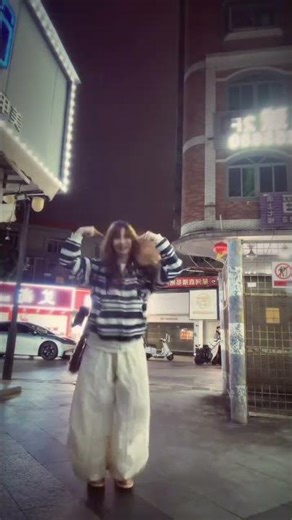 Unleash Your Creativity: Capture the Most Abstract Friend with Ease