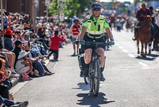 Every year, AHS EMS plays an important role in helping safely kick off the Greatest Outdoor Show on Earth! A week ago today, the Stampede Parade attracted more than 300,000 people to downtown Calgary and AHS EMS worked behind the scenes to provide onsite medical support and care to participants, volunteers and spectators. Ensuring immediate access to care is vital to the health and wellbeing of everyone in attendance and is just one way AHS EMS helps everyone enjoy the 10-day festivities in a sa