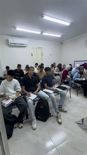 🎓 In Grade 12... English isn't just about words and grammar; it’s a subject that can make a diffe...