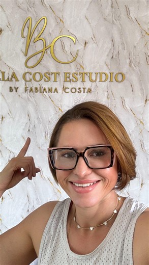 “Corte renovado com a melhor: @bellacostestudio Apaixonada pelo resultado! Me senti ainda mais linda, confiante e maravilhosa. ✨✂️” | Belly Moda