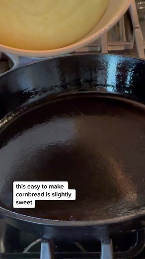 Easy Buttermilk Cornbread Recipe. Baking cornbread in a hot skillet gives it a nice golden brown crust. #cornbread #cornbreadrecipe #breadtok #easyrecipe #baking