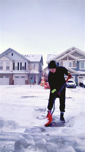 #asmr Shoveling is no fun anymore🥶🤧❄️ #coldweather #winter