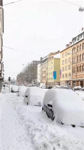 Chaotic winter scenes from Kassel, Hesse – Germany ❄️🌨️ Heavy snowfall, icy roads, and sudden weather changes captured during intense winter conditions. Is this just normal winter weather in Kassel… or a clear sign of climate change? 🌍 Watch till the end 👀❄️#Kassel #Germany #GermanyWeather #WinterStorm #Snowfall #ClimateChange #ExtremeWeather #Hessen #WinterChaos #WinterWonderland #SnowDay #WeatherUpdate #Shorts #YouTubeShorts #Reels | World weather