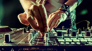 5 Best DJ Mixers for Beginners Reviewed in Detail [Jun. 2025]