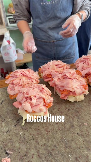 Sandwich Shop 🇮🇹🥖 #roccos #sandwich #delicatessen #italianfood #sandwichtok