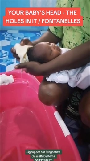 Beautiful memories- Grandma bathing baby Elicia 😀🩷 | Midwife Sally