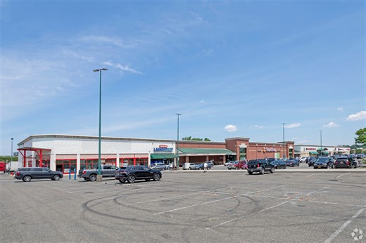 691 Co-op City Blvd, Bronx, NY 10475 - Peartree Square Shopping Center | LoopNet