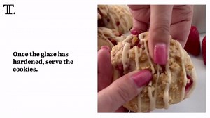 Strawberry shortcake crumble cookies recipe