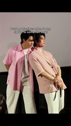 Dunk got jealous when Joong spoke to fan boys 🤭