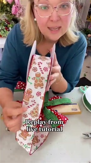 FREE Bow Tutorials: I gift bow tutorials all year